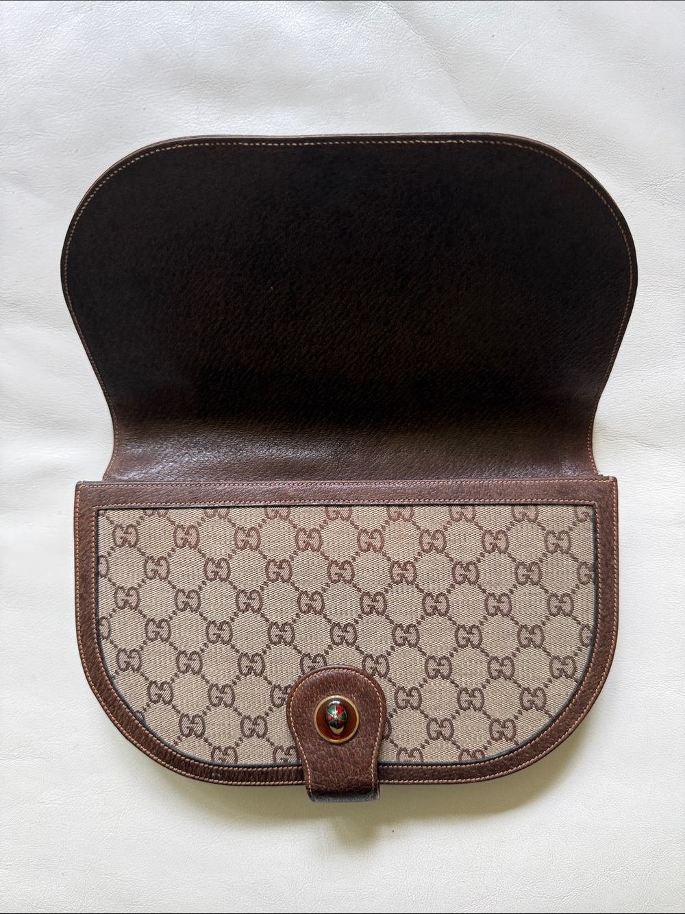 Vintage 🇮🇹 Gucci clutch. Flawless inside. Authenticated.
